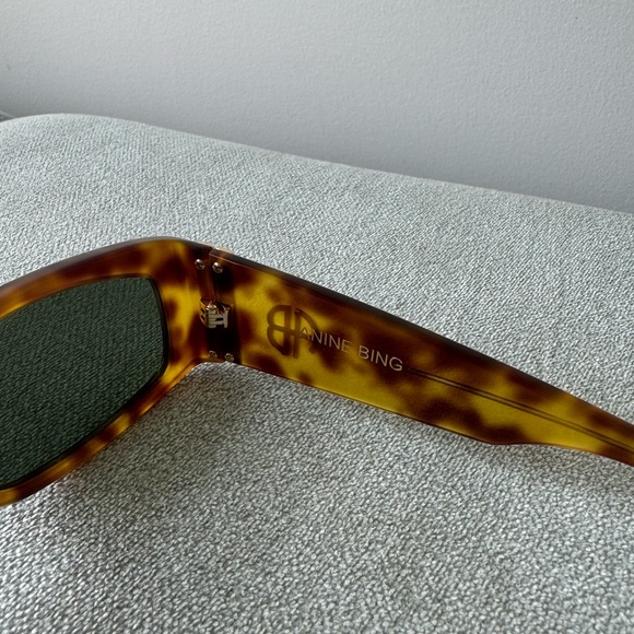 Annie Bing Tortoise Sunglasses - Picture 3 of 5